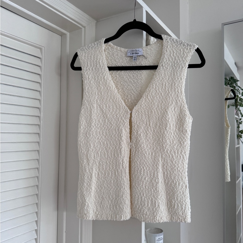 & Other Stories Cream Textured Sleeveless V-Neck Top